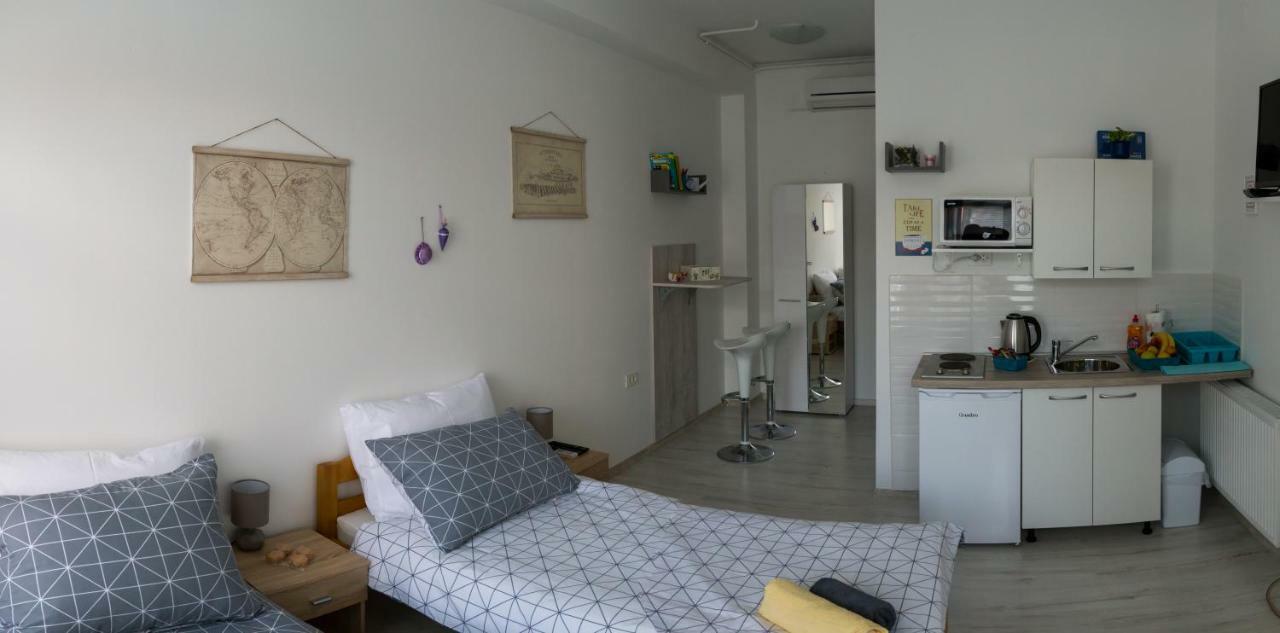 Apartment Sunny Day *